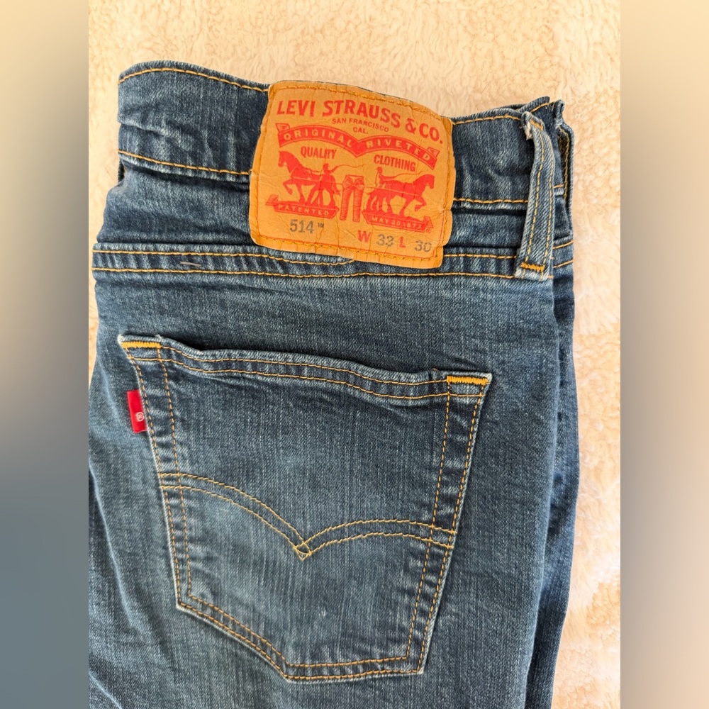 Men’s Levi Jeans - Picture 2 of 4